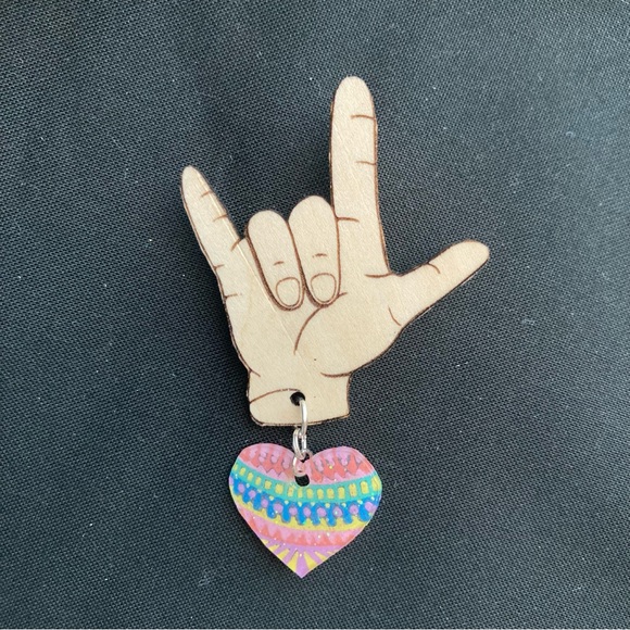 Love You ASL Sign Language Pin 🤟❤️💙💜💛💚 - Picture 3 of 5